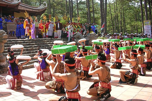 Hung Kings worship ritual, integral part of Vietnamese people - ảnh 1